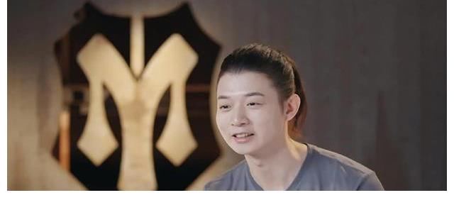 吸毒|继霍尊后，《哥哥》节目组下线热狗视频，此前被点名彻查是否吸毒