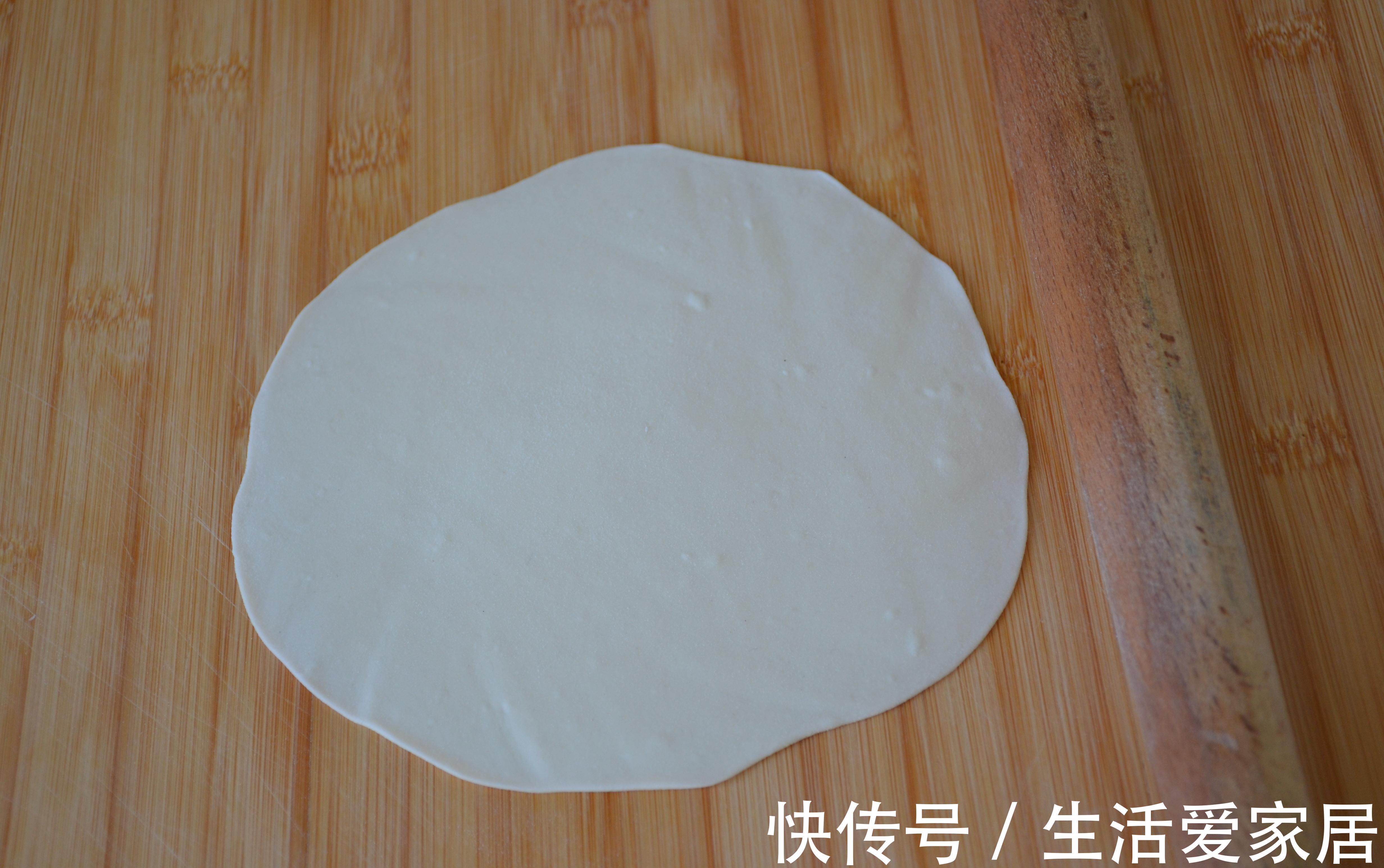 无油版的烙韭菜盒子，无油更健康，外酥里鲜，大人孩子都说好吃