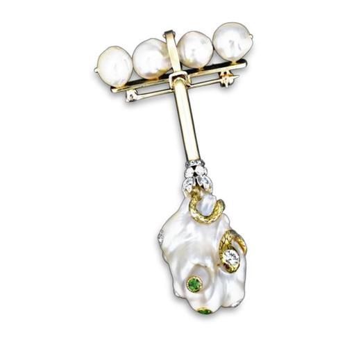 手镯 辛普森夫人的珠宝欣赏,她的豹子手镯柔性真好,能自己垂到手腕上