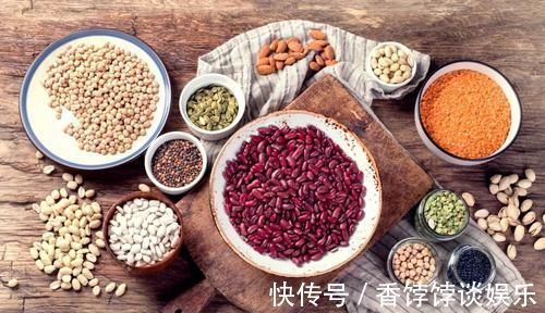 脂肪酸|绝经后的女人常患骨质疏松，谨记“2少吃、2多吃”或能改善症状