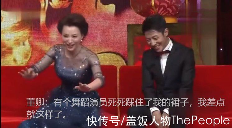 回顾春晚主持名场面:李咏机智帮忙拽鞋跟,倪萍“巧骗”亿万观众