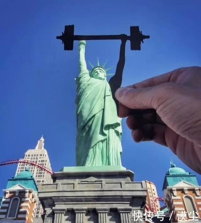 雕塑|生活中被玩坏的雕塑,第一个就满脸尴尬,最后一个直接看的害臊!