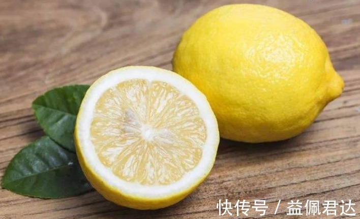 柠檬水|几种水果滋阴补血,爱美女人常吃减肥燃脂,美白养颜,排毒通便