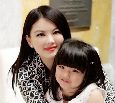 富养的极限，李湘自曝每月在王诗龄身上开支65万，网友直呼要不起