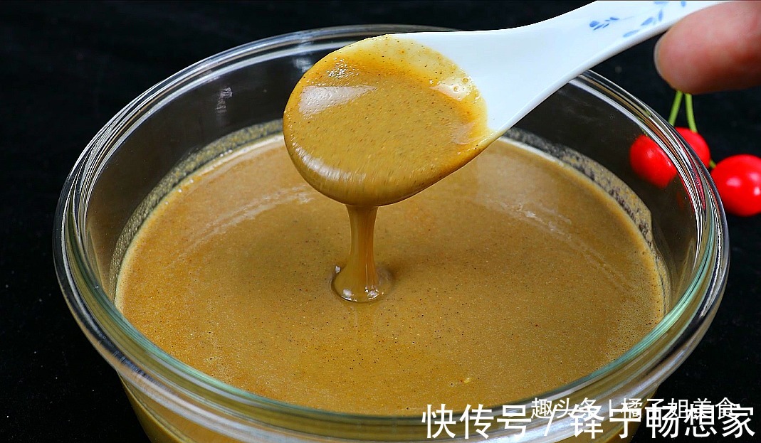 面粉别只蒸馒头了，教你新吃法，比包子简单，比馒头好吃，解馋