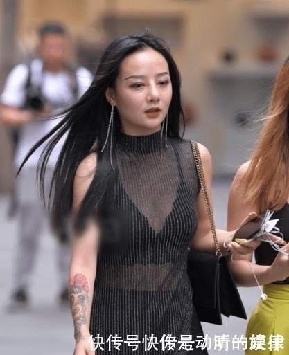 嫂子嫌天气热,裙子穿了像没穿,表哥都快成醋坛子了