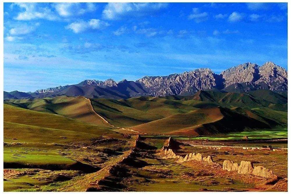  琵琶|岑参豪迈乐观的名诗，写出盛唐边塞重镇的壮阔，末尾令人无限向往