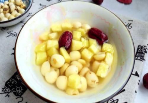 苹果|失眠最怕喝“这汤”,简单煮一煮,补血安神,一觉睡到大天亮