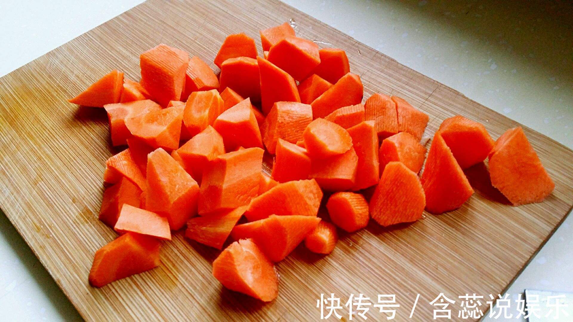 卵巢癌|女人绝经后,常吃3种食物,助你养好卵巢,延缓衰老,显年轻