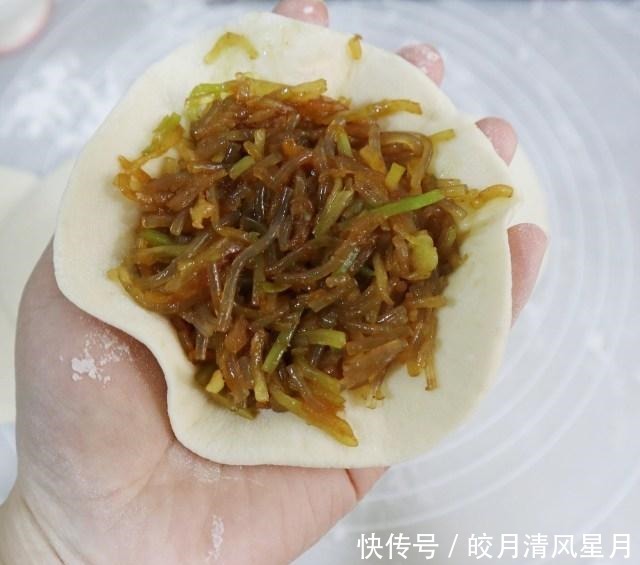 比肉还好吃的白萝卜粉条素包子,松软馅大