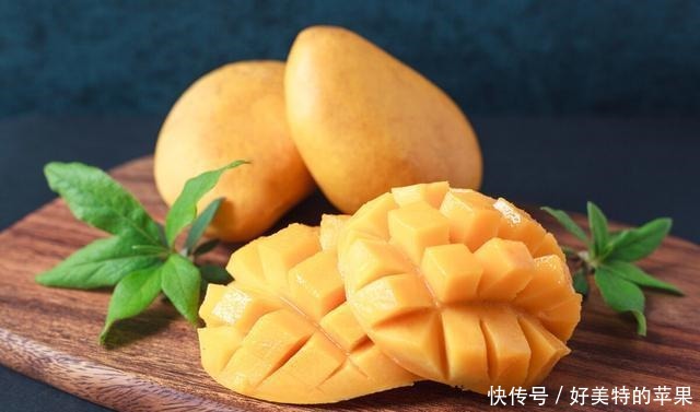 广式甜点“芒果糯米糍”,比雪媚娘制作简单,奶香浓郁,软糯拉丝