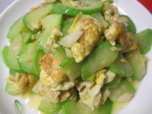 精选美食推荐角瓜炒鸡蛋,藤椒小炒鸡腿肉,香菇炒虾仁的做法