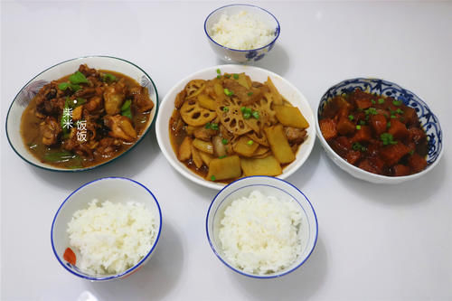 今天晚餐3个菜，成本不过30元，老公：味道好，外面买不到