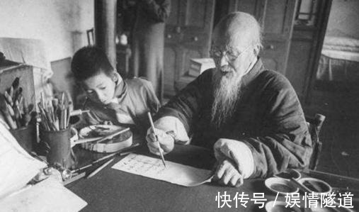 绘画!女子持齐白石画参加鉴宝,专家看后判定赝品,女子:齐白石我爷爷