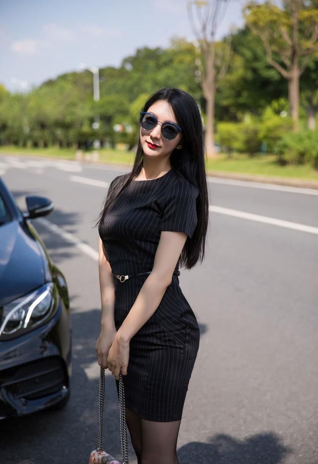 美女|穿黑色职业装的美女,气质超级出众气质迷人