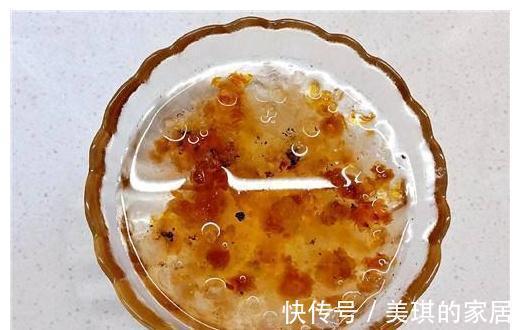 毛孔|皮肤暗沉蜡黄？补胶原蛋白很重要，常吃它，皮肤白皙紧致，毛孔小