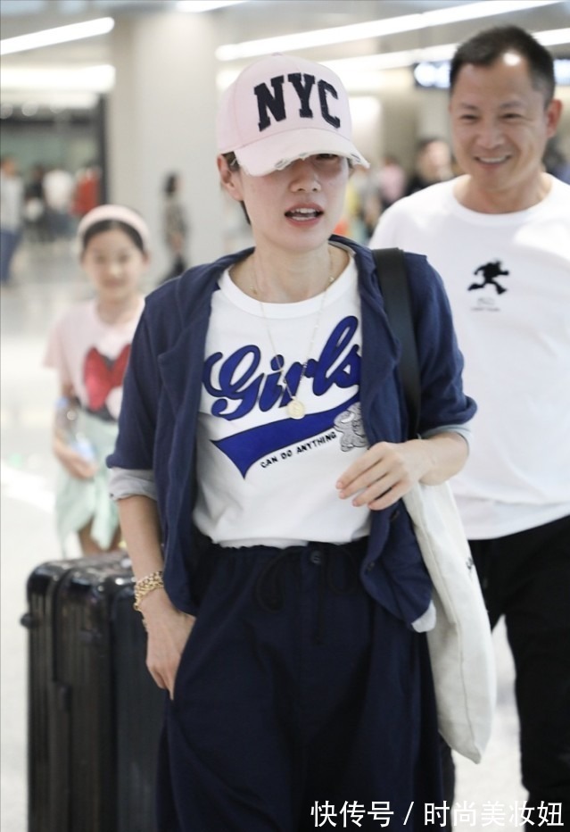 马伊琍|马伊琍才是“普通人”穿搭模板，T恤配7分阔腿裤，舒适又减龄