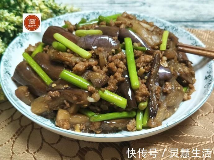 茄子最好吃的做法,这样炒省油不油腻,秒杀红烧茄子,做法还简单