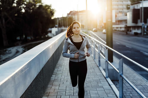 改善|每天跑步30分钟的人，恭喜了，6种疾病会远离你