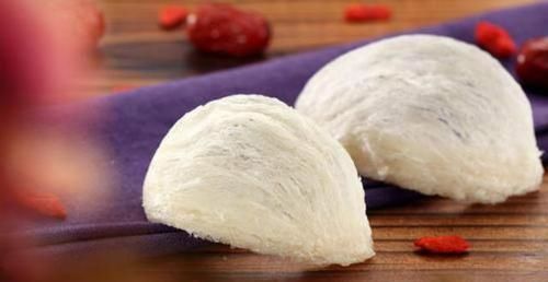 姐妹2人，一个孕期妈妈吃燕窝，一个没吃，2人如今差距明显