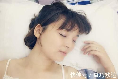 衰老|一个人是否衰老，年龄不重要，关键在4个特征，50岁后对照看看