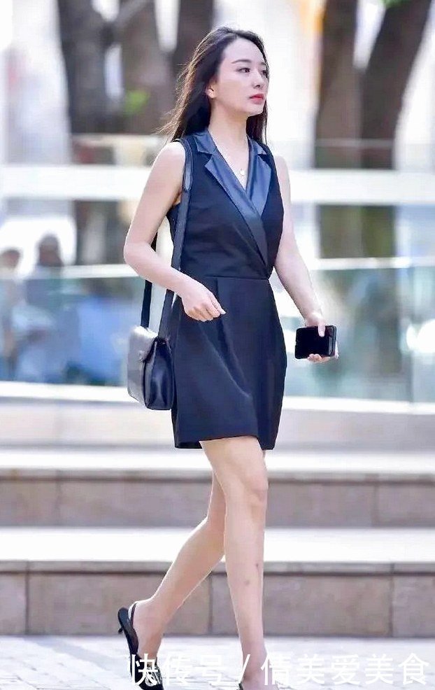 气质裙加奶奶鞋,清爽漂亮,有种别致美