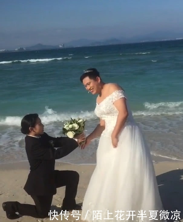 婚纱照|奇闻:打开新世界的大门,新人拍另类婚纱照,新郎娇羞的笑容亮了