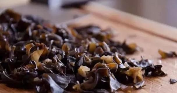 木耳科|喜欢吃木耳的人一定很健康，但是吃木耳的这个禁忌，千万要注意