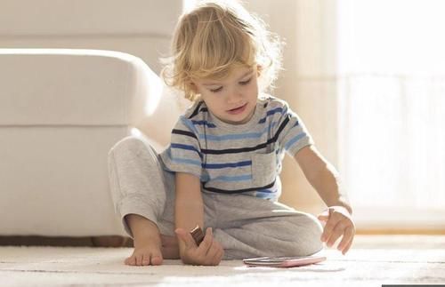 家长|不想让手机毁掉孩子,家长必须做到4点,保准管用