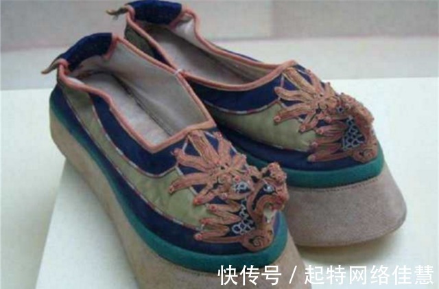 女鞋 清代5种女鞋,第3种让人婀娜多姿,图4看起来太残忍