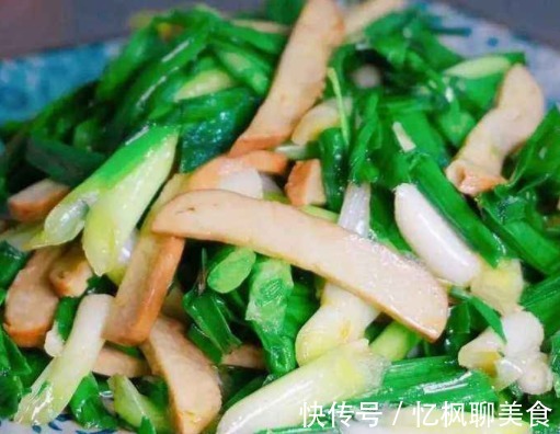 维生素孩子要补钙，别总吃钙片，多给孩子吃的两个菜，个头拔尖抵抗力好