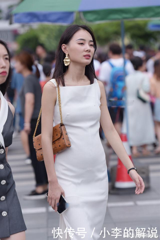 白色连衣裙简单大方，还显高级，白色连衣裙该如何选择