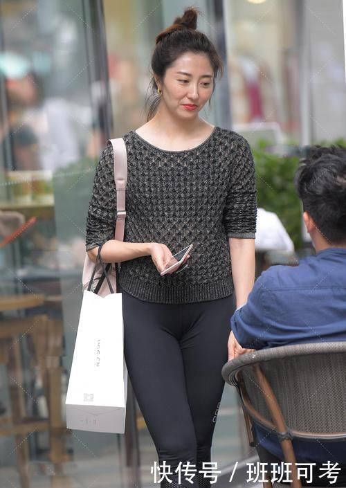 经典|混搭风格上身经典螺纹款式,搭配运动紧身裤,层次感十足