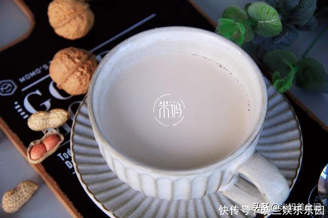 它比牛奶豆浆更营养,早餐喝一杯,孩子脑子聪明又长个!