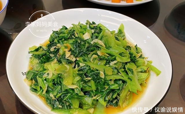 夫妻俩的简易晚餐,2菜1汤花不到30块,网友:简单家常不奢华