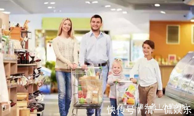 钱眼|穷养出来的孩子见钱眼开“穷养”理念没有错,错的是父母的方式