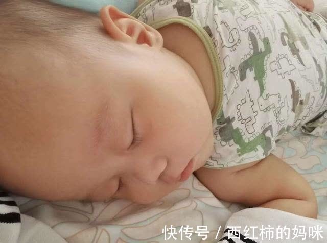 宝妈|宝宝每天摸着妈妈才能睡着,是心理有问题吗?需要戒掉吗?