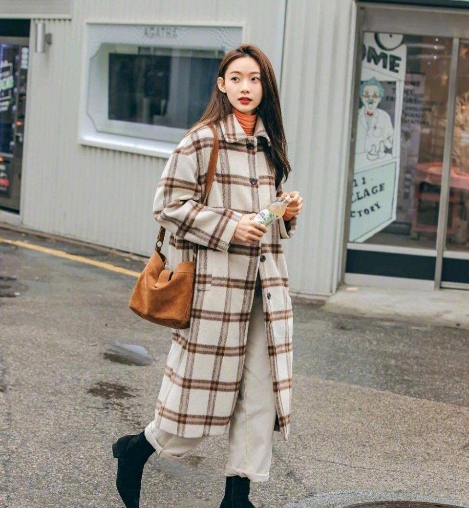 韩国欧尼秋冬街拍合集,搭配简单气质up,日常上班都能轻松应对