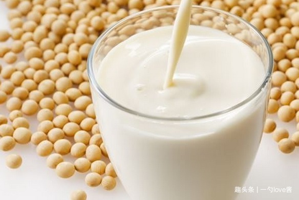 打豆浆时，黄豆泡好后别直接打，多加1步，豆浆细腻丝滑香味更浓