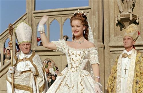 醉垂鞭&茜茜公主的腰围真的不到50cm吗?看完这组绝版彩照,你就明白了