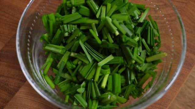 好吃|把茄子放锅里蒸一蒸，居然这么好吃，一周做3次都不够，软嫩下饭