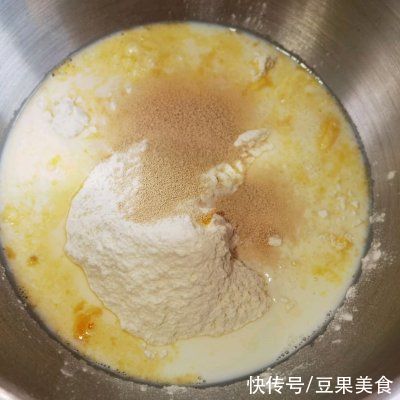 姑娘隔三差五就要吃牛肉汉堡，超好吃还不长肉