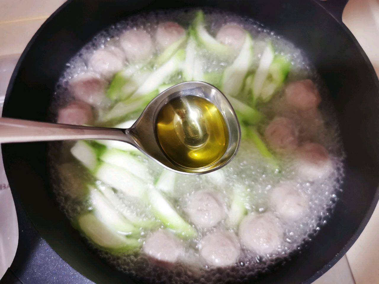 營養價值|竹蓀絲瓜牛肉丸湯，鮮美可口，營養價值高