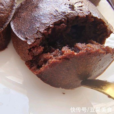 好吃|好吃到模糊的巧克力熔岩蛋糕，怎么都吃不够