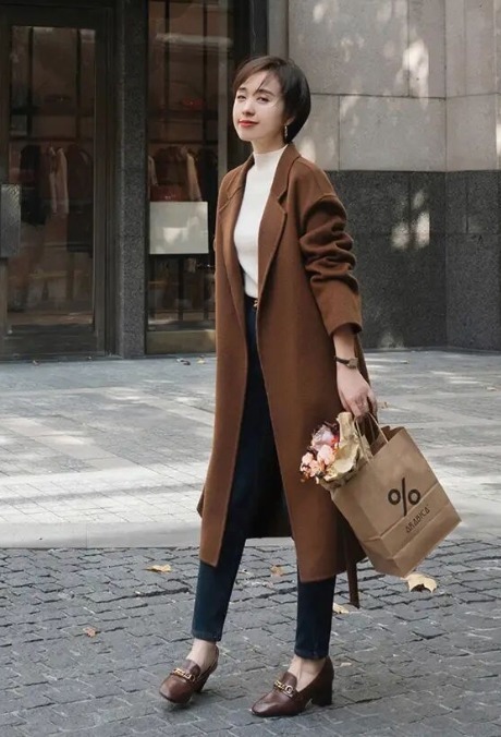 高跟鞋|不管20岁还是40岁,穿大衣少配打底裤,俗气还显老