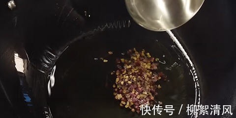 传统鲁菜油焖大虾怎么做,色泽鲜亮做法简单,美味又营养!