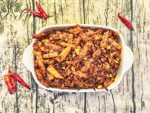 花几块钱买几个土豆,加两样调料,好吃到放不下筷子,越吃越想吃