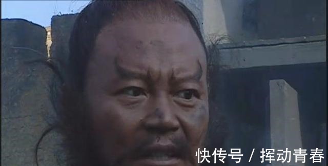 梁山老大&宋江为何一直是梁山老大因为宋江身边有一人，梁山好汉都怕他