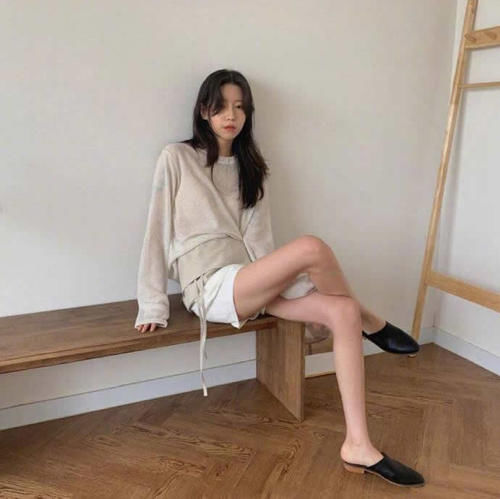 2021年初春必备的独特色彩穿搭