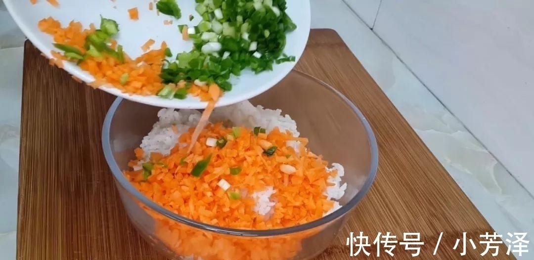 土豆又出新吃法, 教你简单一做, 比鸡蛋饼都好吃, 大人小孩都爱吃